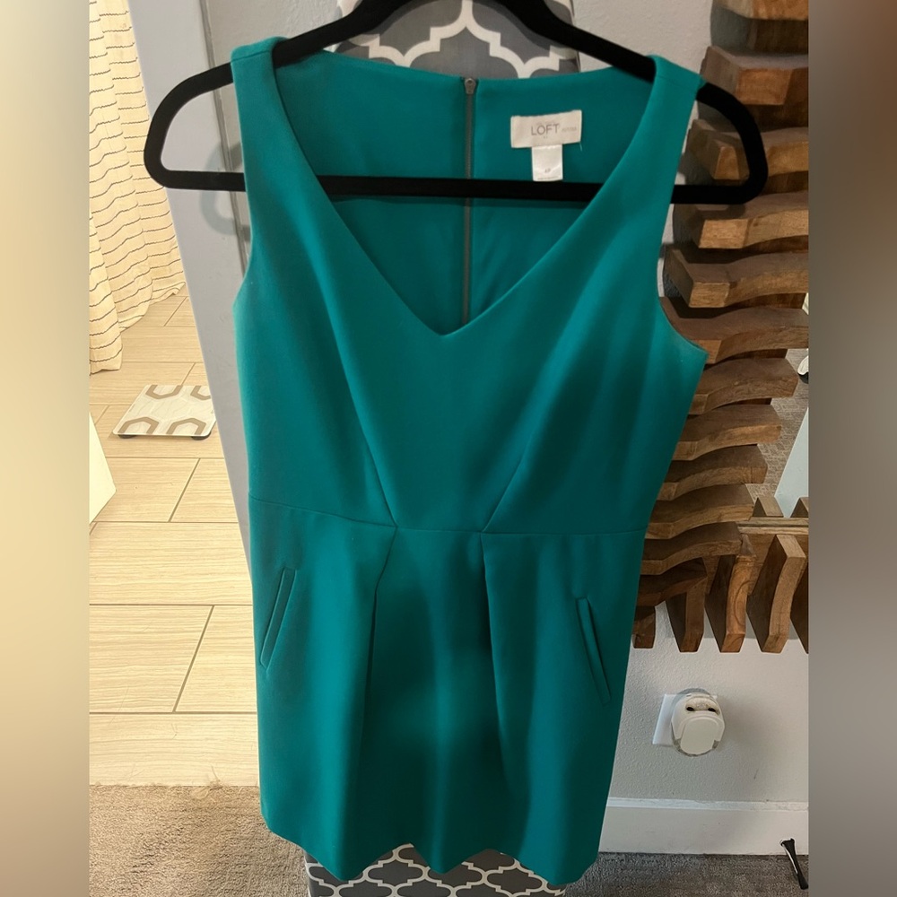 Emerald green 4P excellent condition cocktail dress Ann Taylor loft